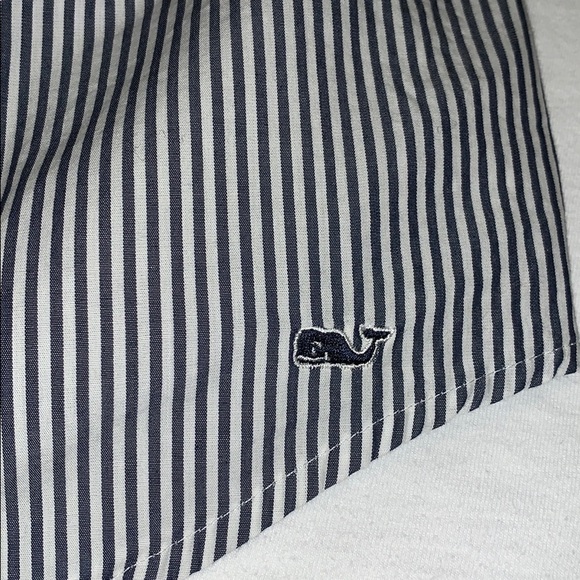 Vineyard Vines Women’s button down NAVY/ WHITE - Picture 5 of 5